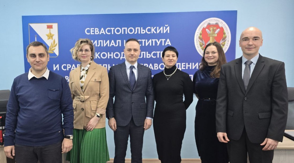 С Днем воссоединения Крыма и Севастополя с Россией!