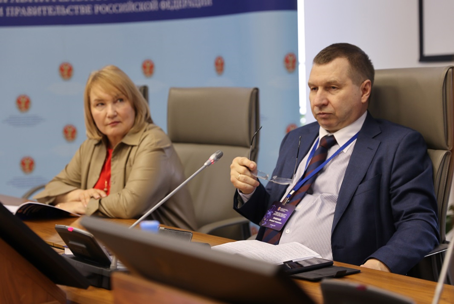 XIII Общероссийское годовое собрание теоретиков права. Секция «Теоретико-правовая наука на современном этапе: переосмысливая наследие В. В. Лазарева» XIII Общероссийское годовое собрание теоретиков права. Секция «Теоретико-правовая наука на современном этапе: переосмысливая наследие В. В. Лазарева»