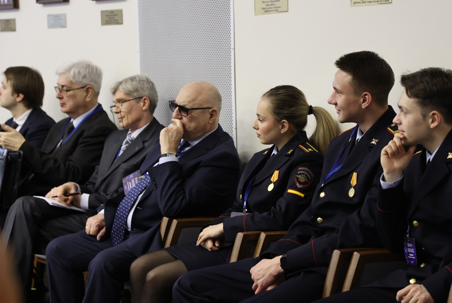 XIII Общероссийское годовое собрание теоретиков права. Секция «Теоретико-правовая наука на современном этапе: переосмысливая наследие В. В. Лазарева» XIII Общероссийское годовое собрание теоретиков права. Секция «Теоретико-правовая наука на современном этапе: переосмысливая наследие В. В. Лазарева»